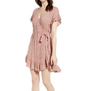 Billabong Wrap & Roll Mini dress in Brick. size Medium. NEVER WORN